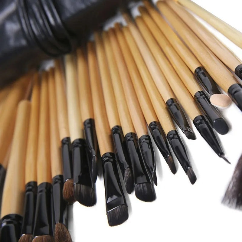 24-Piece Professional Makeup Brush Set – Foundation, Eyeshadow & Eyebrow Brushes