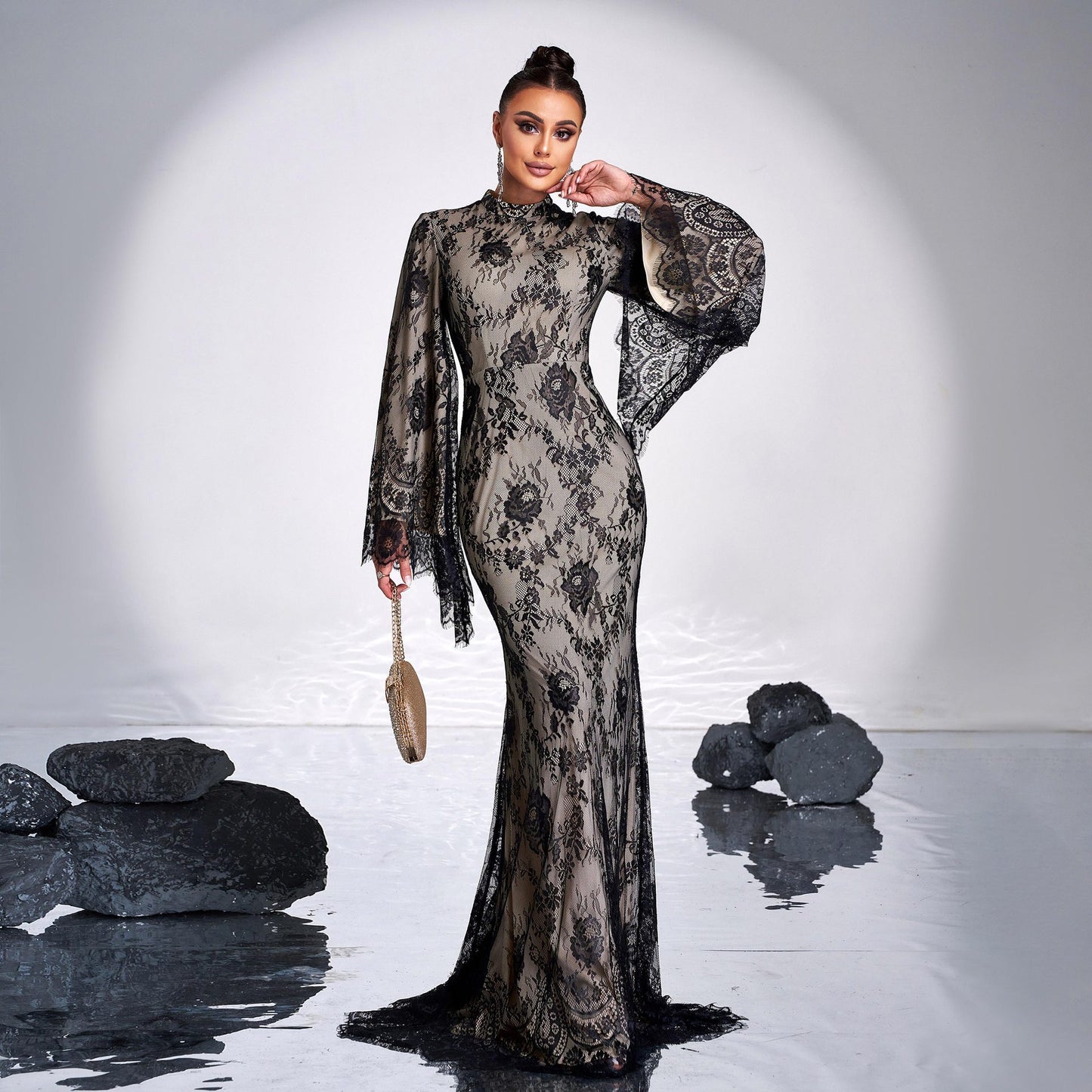 “Elegant Long Sleeve Lace Evening Dress – Round Neck Formal Banquet Gown”